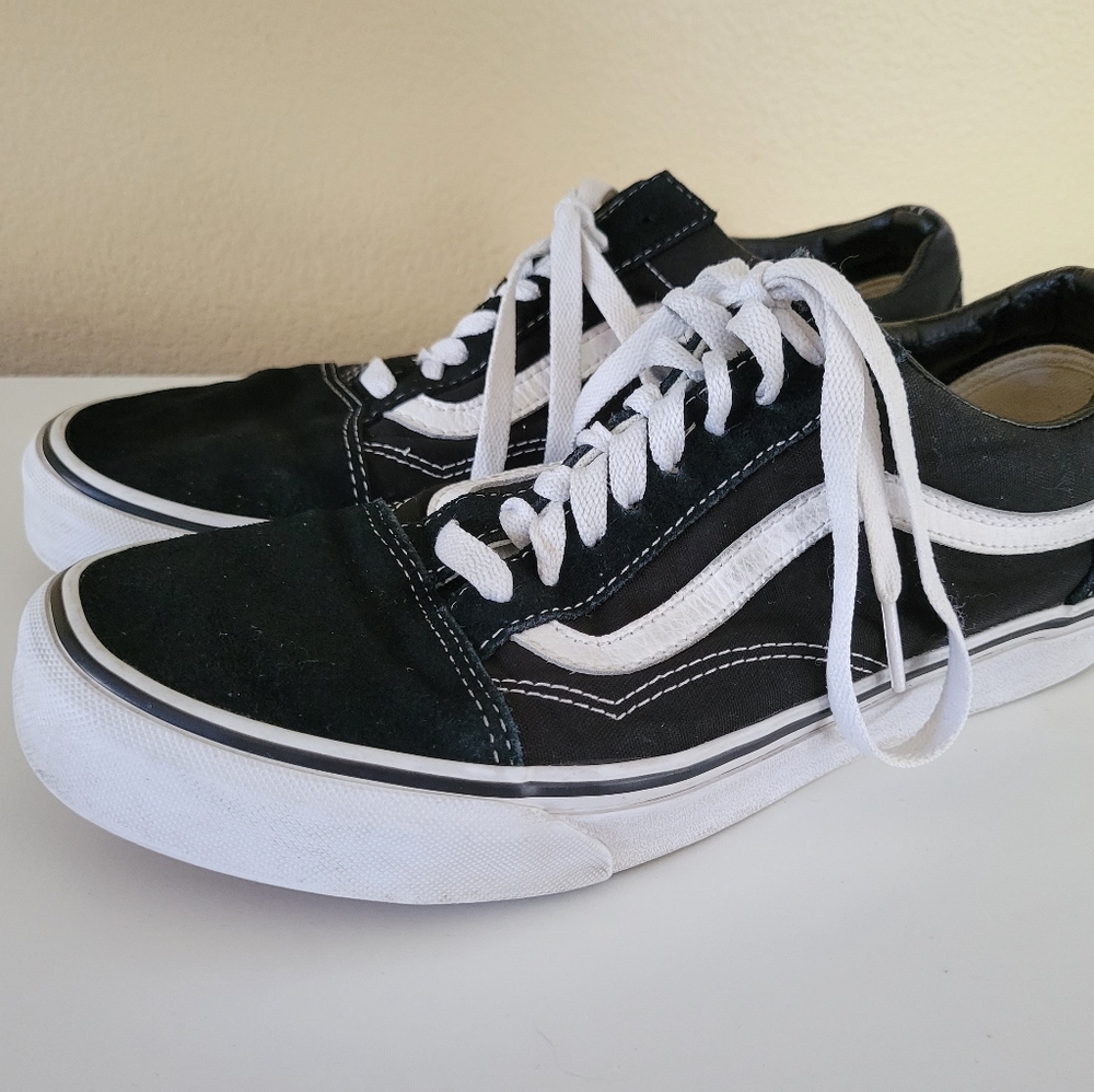 Vans Unisex Old Skool Classic Skate Shoes M8.5 W10